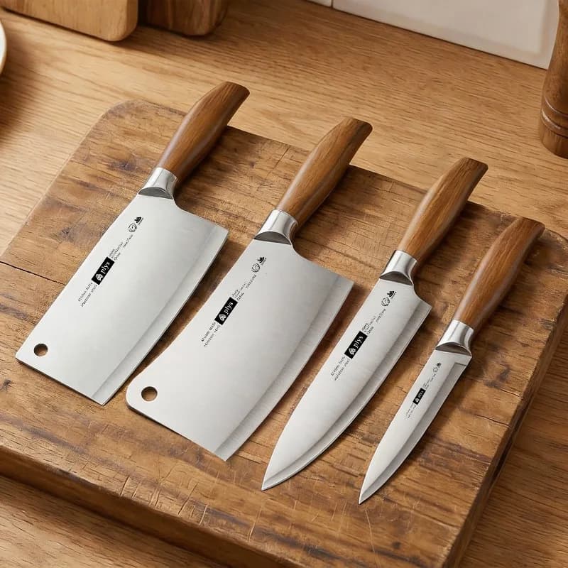Nuovo Set di Coltelli Completo a 4 Pezzi Aggiornato con Scatola - Coltelli in Acciaio Inox: Mannaia, Chef, Affettatrice e Spelucchino per Tutte le Esigenze in Cucina