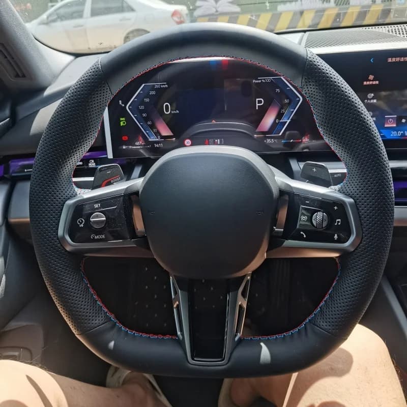 Coprivolante per auto personalizzato in vera pelle per BMW Serie 7 I7 2023 Accessorio per auto con treccia per volante