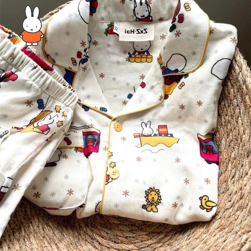 Miffy Cartoon Fiocco di neve a maniche corte, pantaloncini e pigiama per abbigliamento estivo da donna stampato per la casa, un set da due pezzi