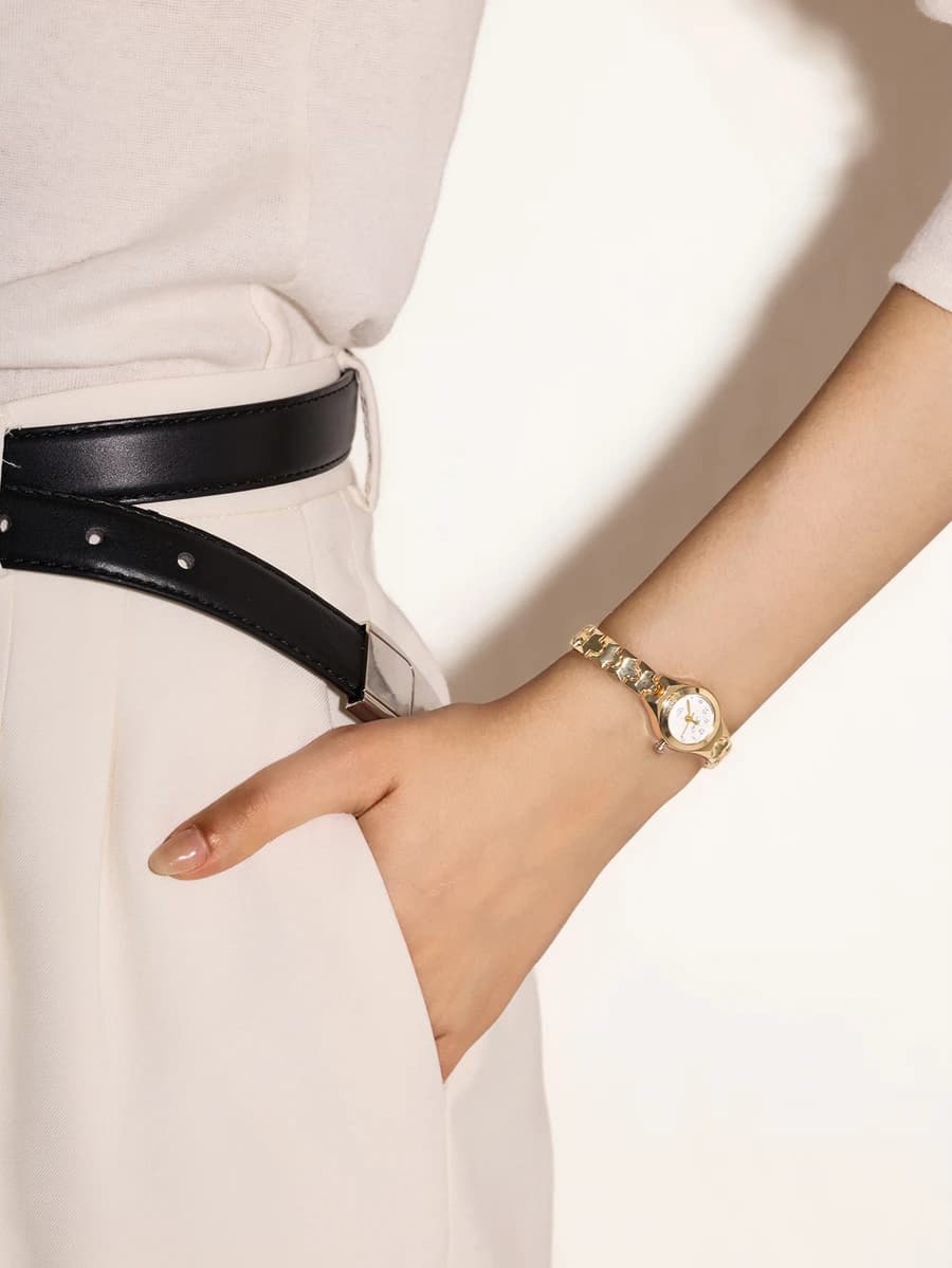 Orologio da donna al quarzo con quadrante numerico elegante e alla moda, con cinturino in acciaio inossidabile, per l'uso quotidiano