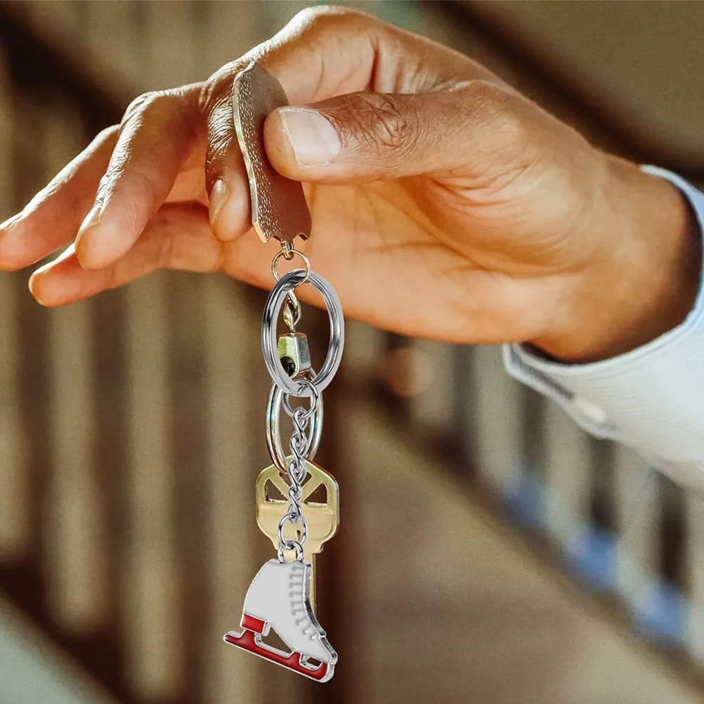 2 Pezzi Portachiavi Pattinaggio, Ciondoli a Forma di Scarpa da Pattinaggio su Ghiaccio, Portachiavi in Metallo, Adorabili Ornamenti Pendenti, Accessori Decorativi per Borse
