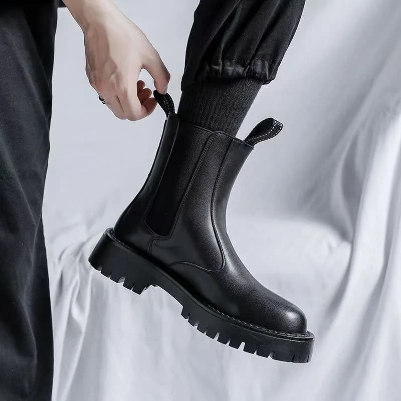 Nuovi stivali da cavaliere impermeabili Stivaletti alla moda da uomo Casual Versatili Scarpe alte in pelle Tendenza moda uomo