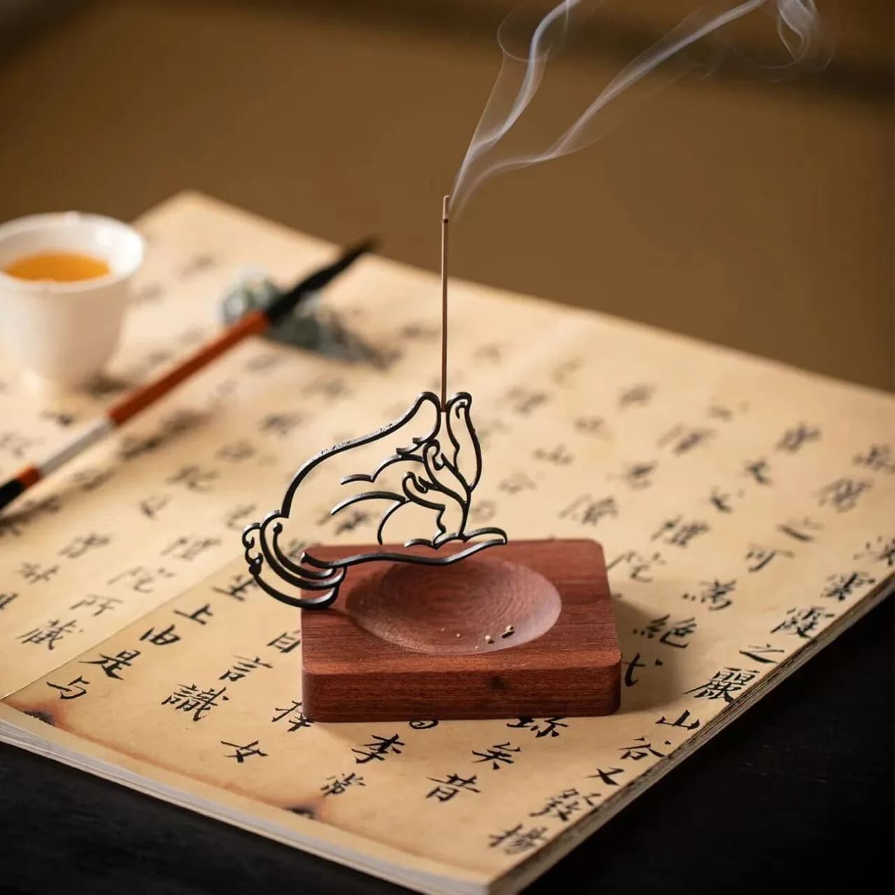 Porta Incenso a Forma di Mano di Buddha, Bruciatore d'Incenso Artistico Creativo, Ornamento Zen, Incenso all'Oud per Soggiorno, Ufficio, Casa, Meditazione