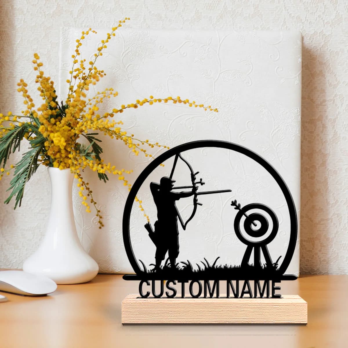 1 pz Nuovo Design Statua in Metallo Personalizzata per Tiro con l'Arco con Base in Legno, Decorazione da Tavolo, Regalo per Appassionati di Sport