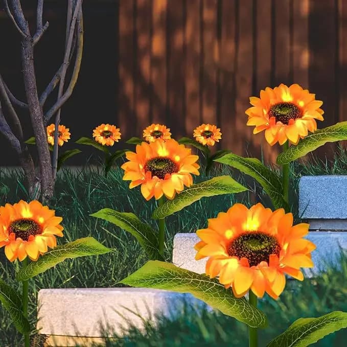 Luci LED a Forma di Girasole Solare con 3 Teste, Illuminazione Notturna per Giardino e Prato, Lampada Decorativa per Paesaggio, Luce Floreale Natalizia