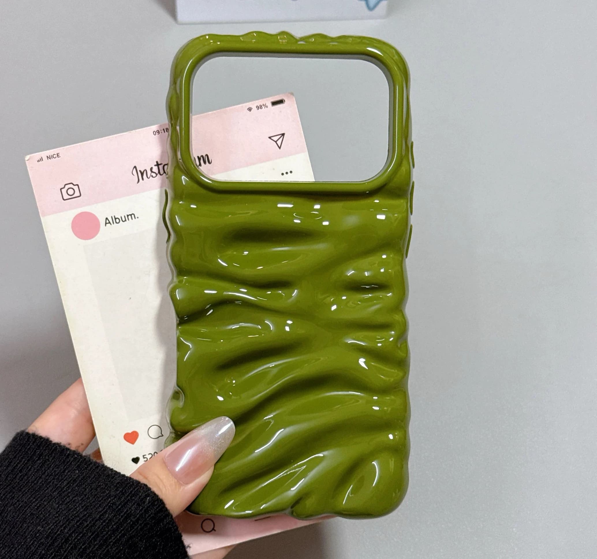 Custodia con bordo ondulato con motivo ondulato alla moda per iPhone 17 Air 16 15 14 13 Pro Max Plus Cover morbida lucida rugosa in silicone tinta unita