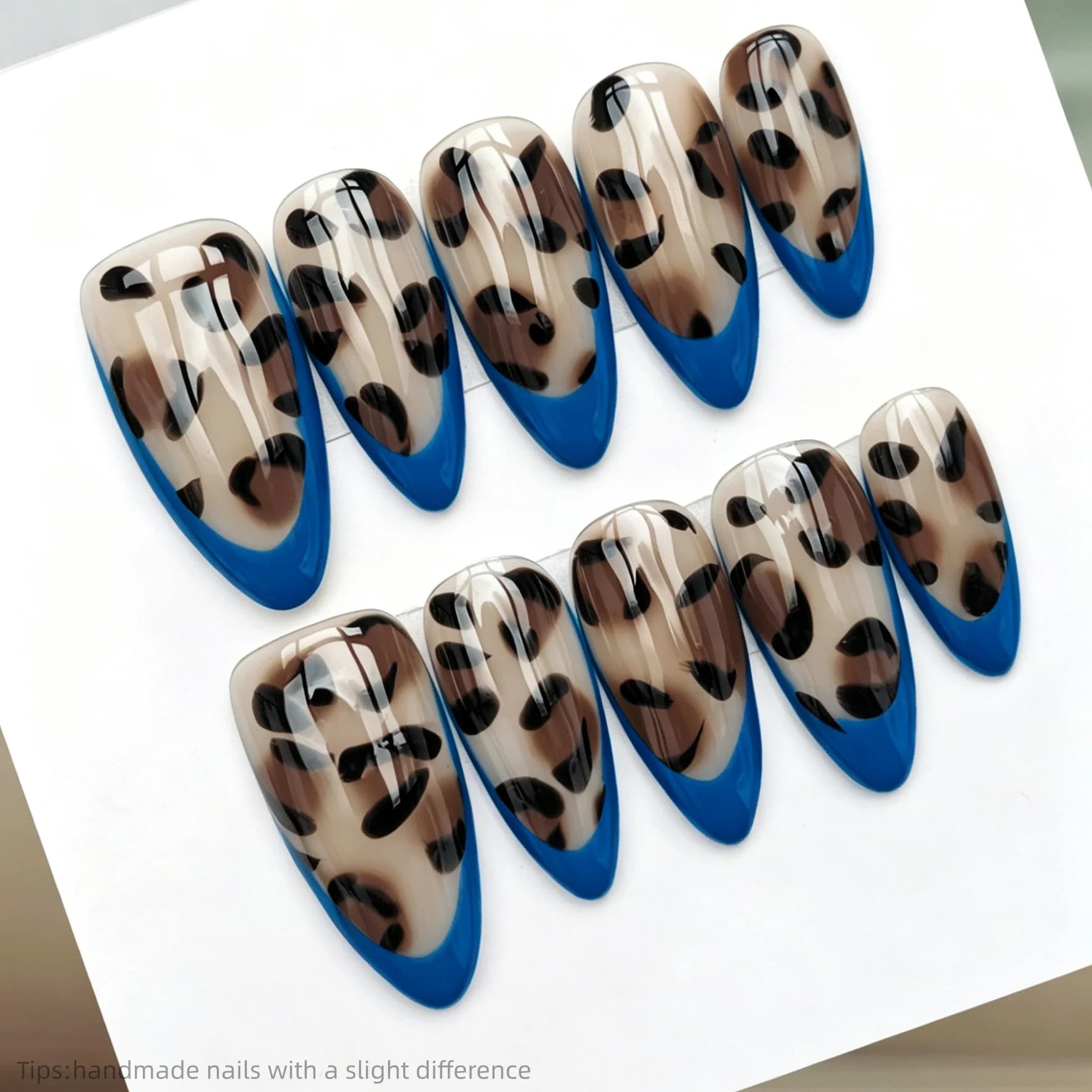 10 pz. Unghie Finte Adesive Blu Leopardato Francese Fatte a Mano, Lunghe a Mandorla, Trendy, Lucide, Decorate, Unghie Finte Primaverili