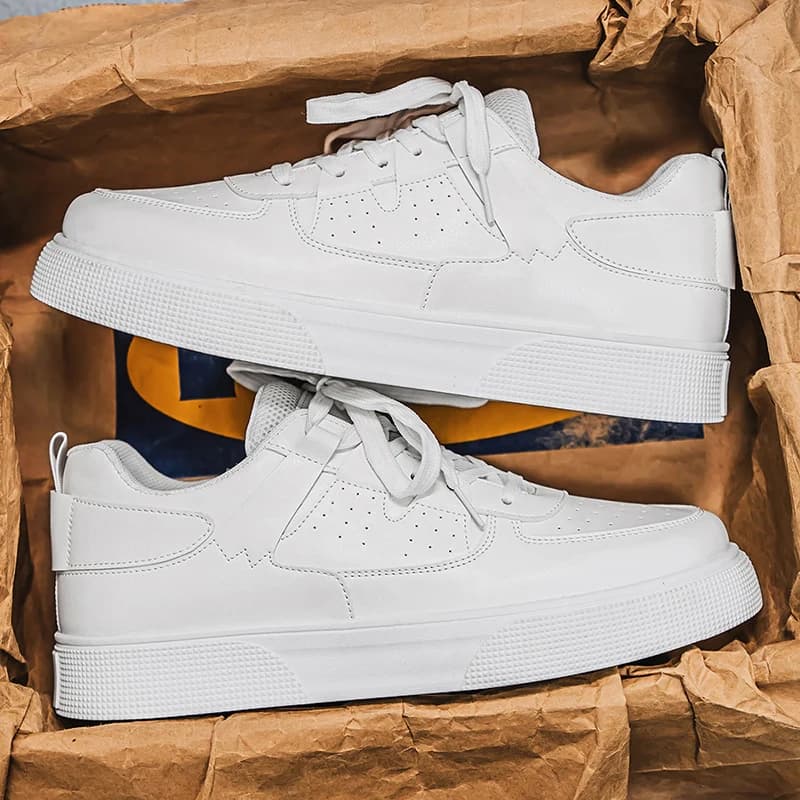 Sneakers casual bianche da uomo LOEIKAN | Scarpe da Skate Leggere a Profilo Basso | Scarpe da Ginnastica Comode per Camminare Quotidianamente