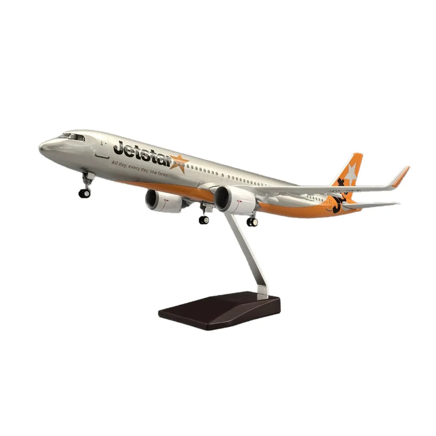 A321 NEO Jetstar Airways 1/100 Scale Airplanes 47cm 321 Aircraft Model with Landing Gear and Light Resin Die-cast Souvenir Plane
