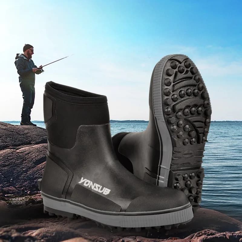 Scarpe da pesca calde impermeabili a prova di freddo per esterni con punte in acciaio Scarpe da pesca su roccia Scarponi da trekking da neve antiscivolo