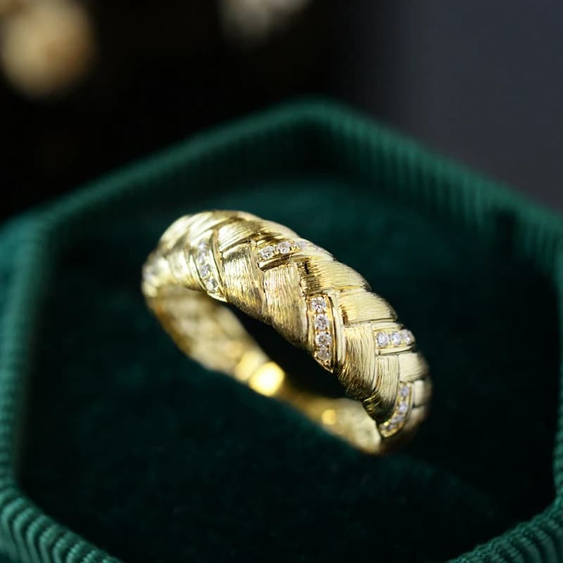 Huitan Anelli per dito a forma di trecce creative per le donne Accessori per fedi nuziali color oro Gioielli per feste femminili contratti di moda