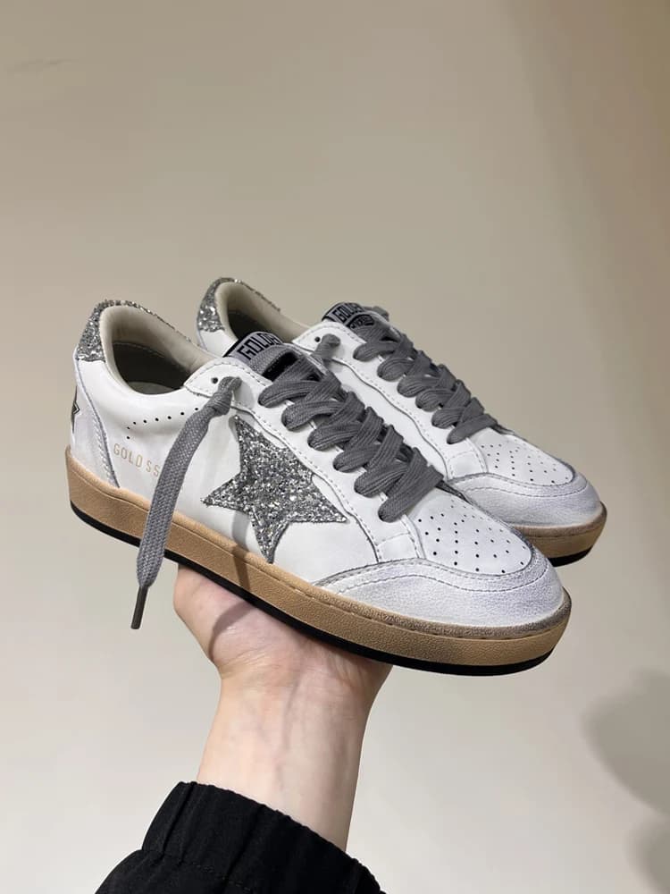 Sneaker Bianca da Donna in Pelle con Rialzo, Stile Dirty Shoe, Allacciata, Dongda Gate Primavera 2024, Modello Star, Realizzata a Mano