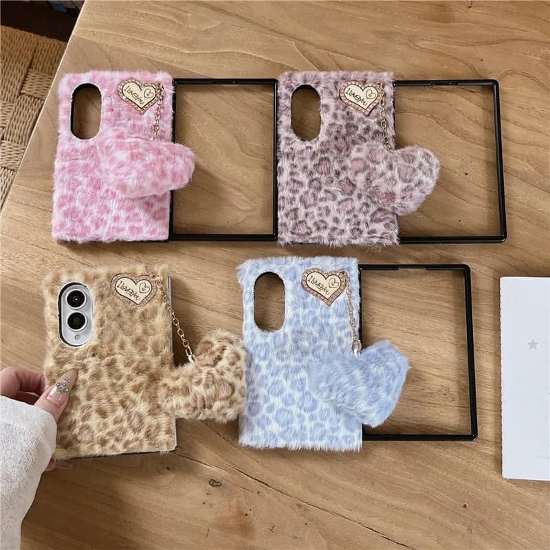 Cute Leopard Shockproof Phone Cases For Samsung Galaxy Z Fold 8 Ultra 7 6 5 4 3 Fluffy Fur Heart Pendant Fluffy Hard Back Covers