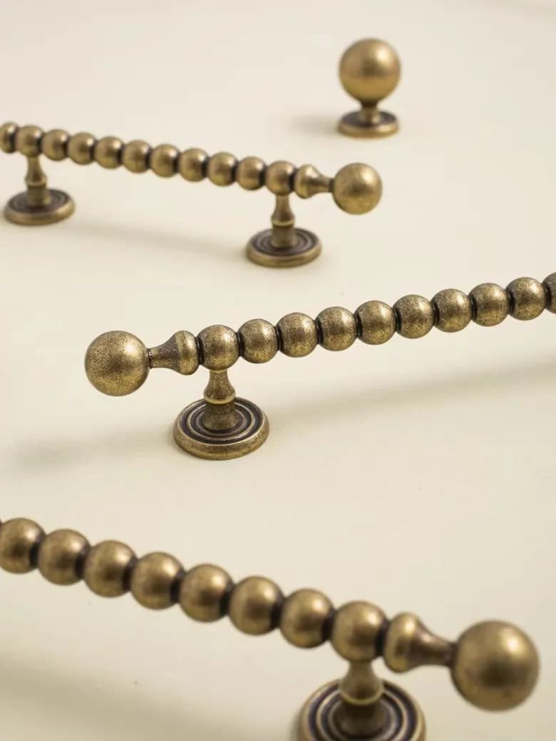Maniglie a sfera piccole e rotonde in bronzo anticato, pomelli per cassetti e armadi in ottone massiccio, ferramenta per mobili in rame a forma di T