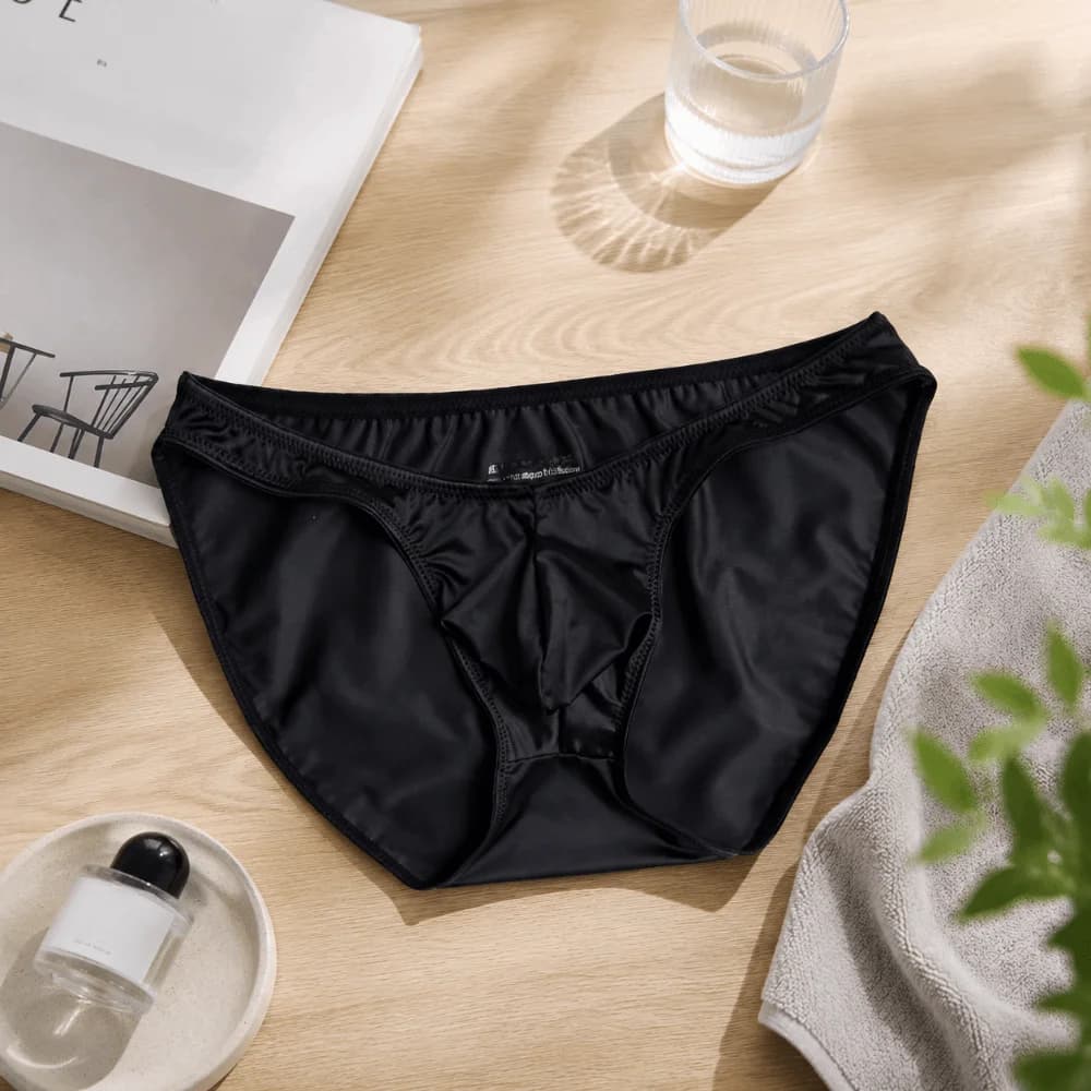 Low Waist Men's U-Pouch Underwear Breathable Seamless Satin Silk Briefs Narrow Belt Lingerie Ice Silk Panties Daily Wear
