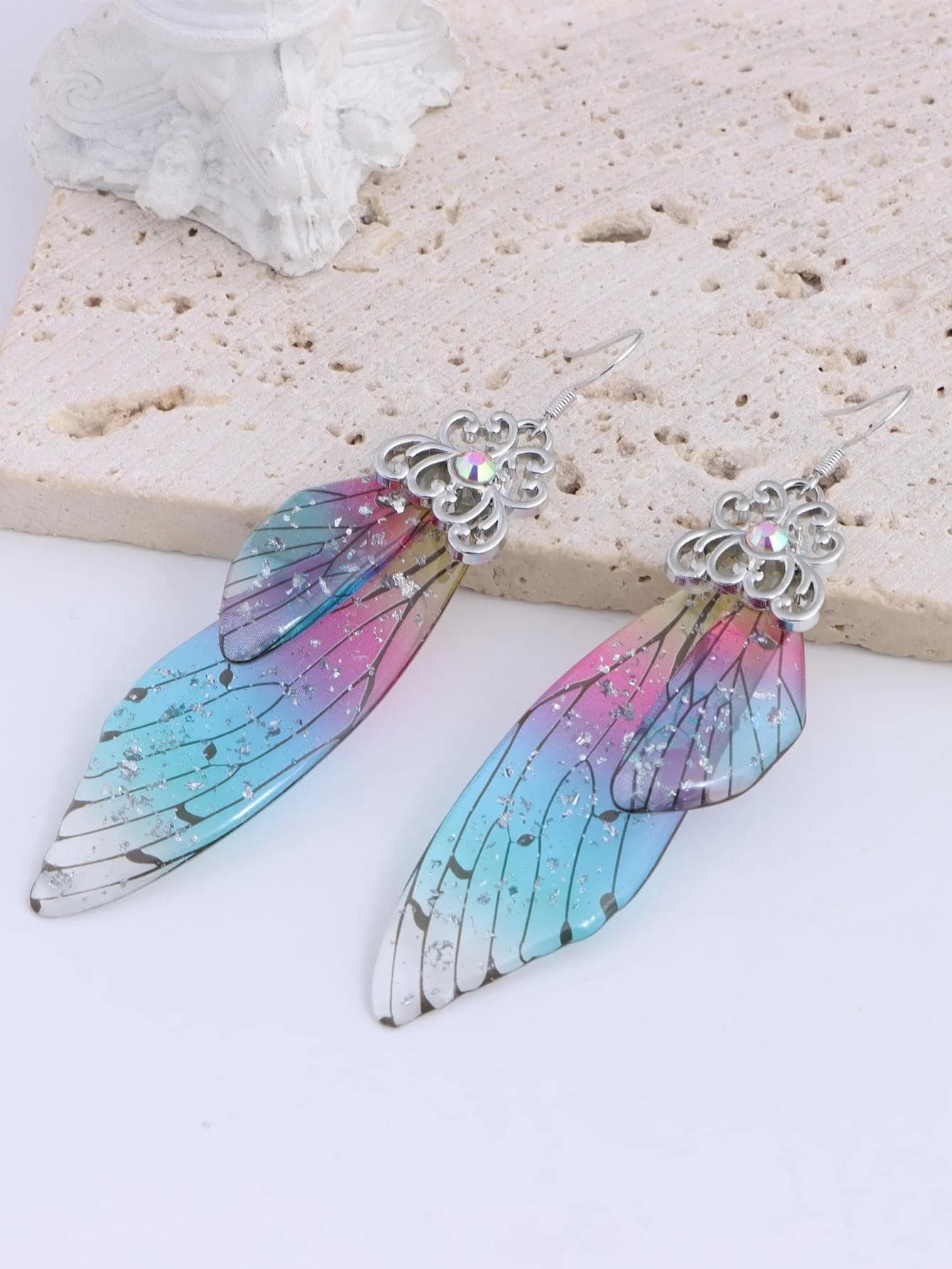 Orecchini pendenti Ombre Fairy Wing con glitter e accenti di cristallo, gancio color argento