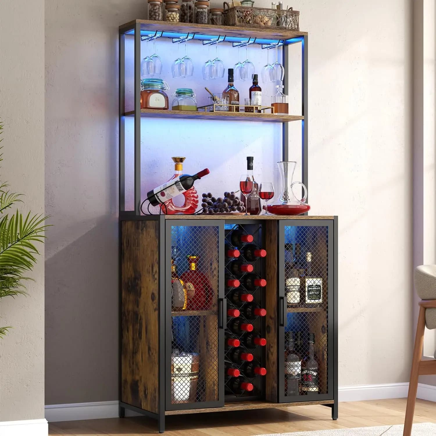 Armadietto da bar industriale rustico con luci a LED, ripiani regolabili e slot in vetro per la conservazione degli liquori