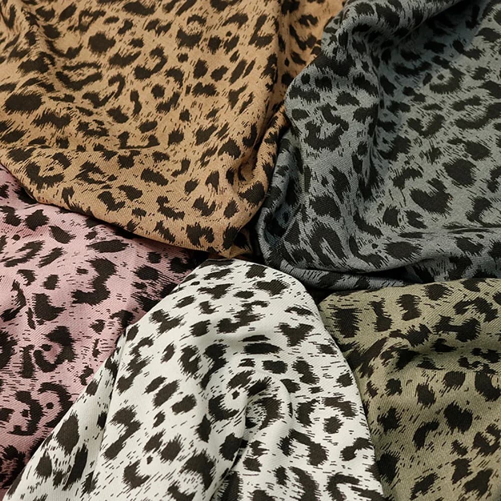 Tessuto con Stampa Leopardata 100CM*145CM, Tessuto Cucito a Mano, Abbigliamento Trapuntato, Lenzuola per la Casa, Tessuto Stampato