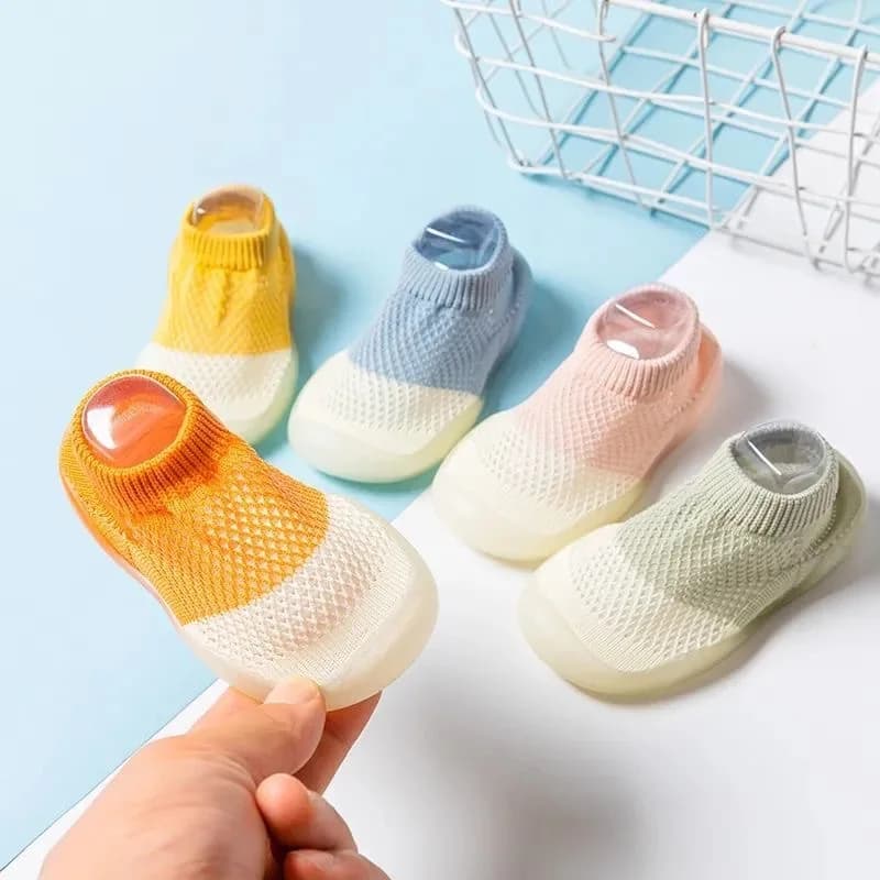 Estate nuovo cotone pettinato antiscivolo e traspirante scarpe con suola morbida per bambini scarpe da passeggio per bambini calzini da pavimento per bambini con rivestimento in rete