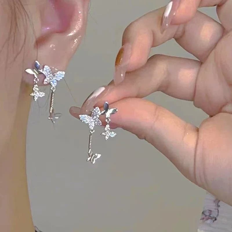 New Fashion Unique Asymmetrical Metal Butterfly Pendant Stud Earrings for Women Personalized Cool Girls Party Trendy Jewelry