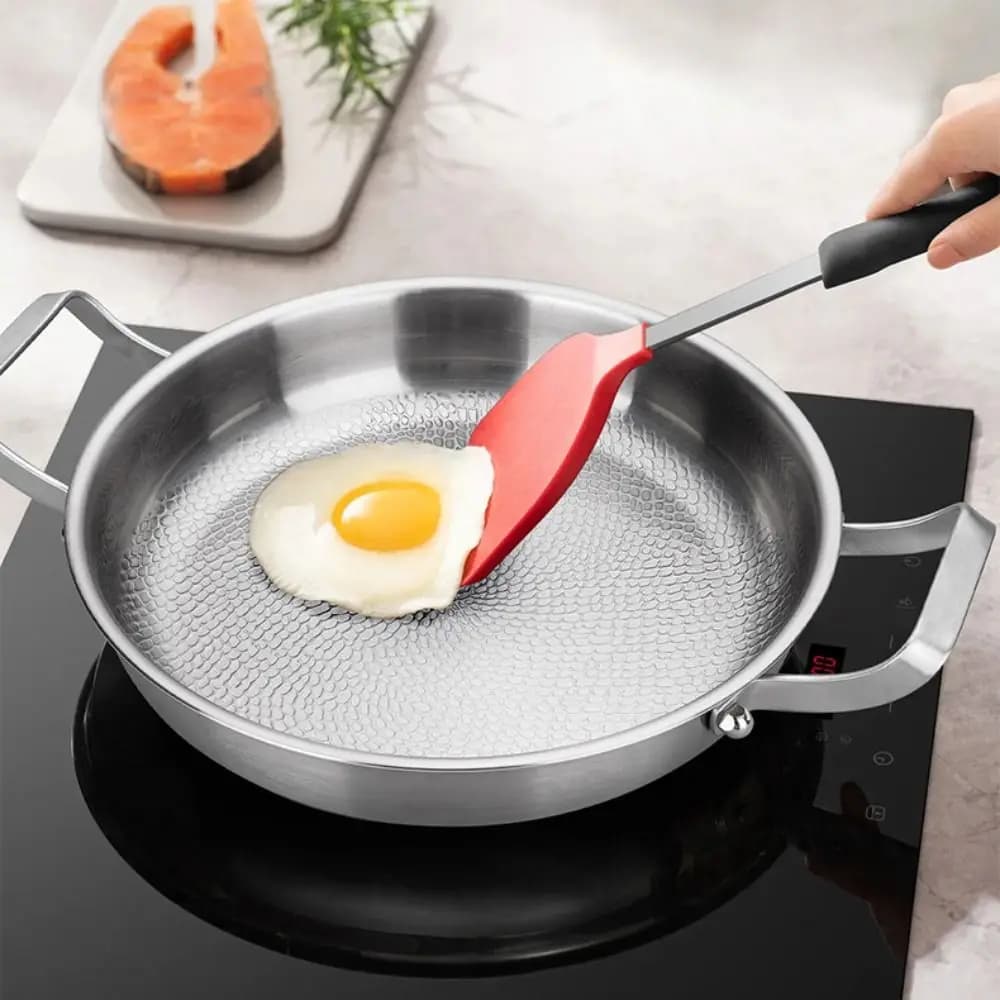 Universal Plate in Titanium Alloy Double Handle, Anti-adhesive with Hammered Bottom, No Coating, Chef Wok