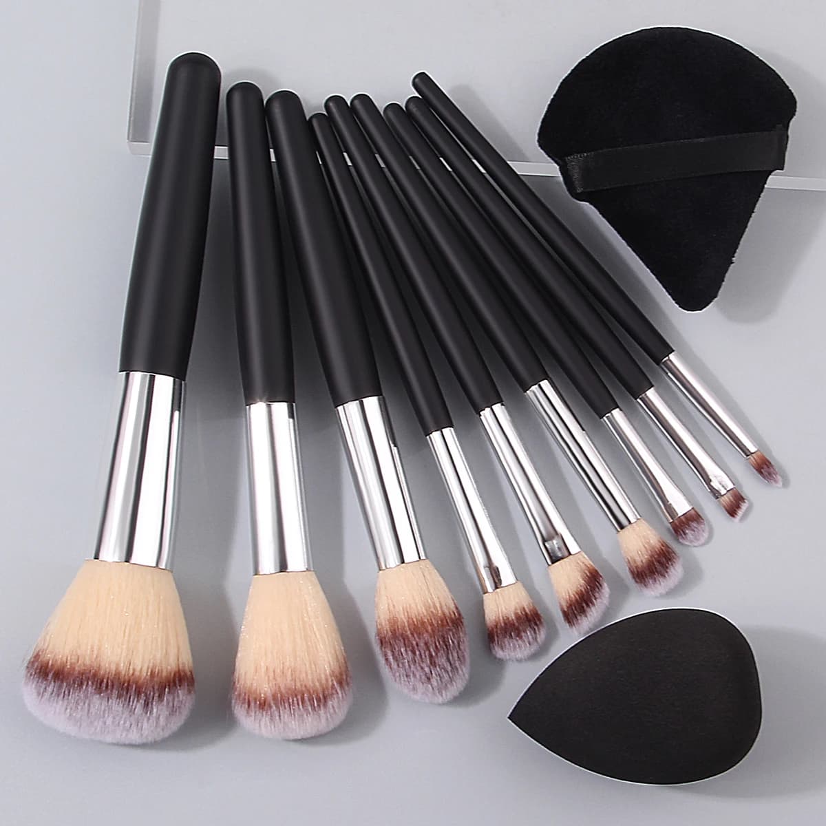 11 pieces soft faded shades powder set of professional makeup brushes and disposable sponge dry and wet attic of triangular powder for eggs