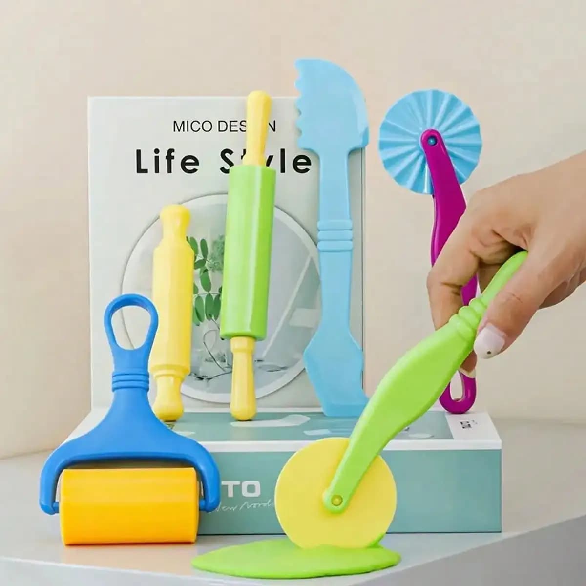 Set di 6 Utensili Colorati per Modellare l'Argilla, Strumenti Creativi 3D per Plastilina, Set Deluxe di Stampi per Argilla, Giocattoli Educativi