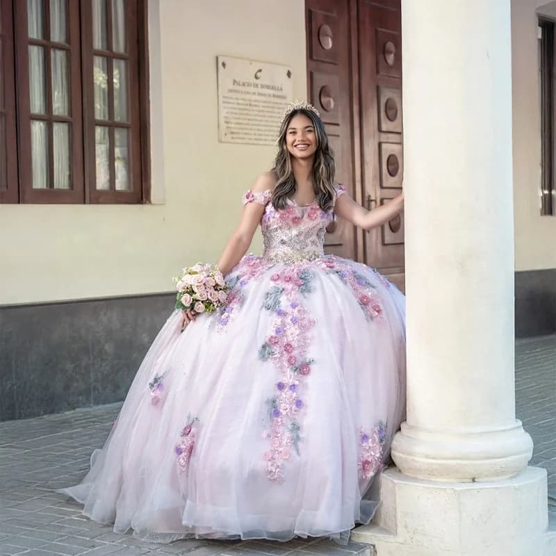 Colore chiaro personalizzato con spalle scoperte Abito Quinceanera con paillettes applique in cristallo fiore 3D Tull abiti da 15 Quinceanera