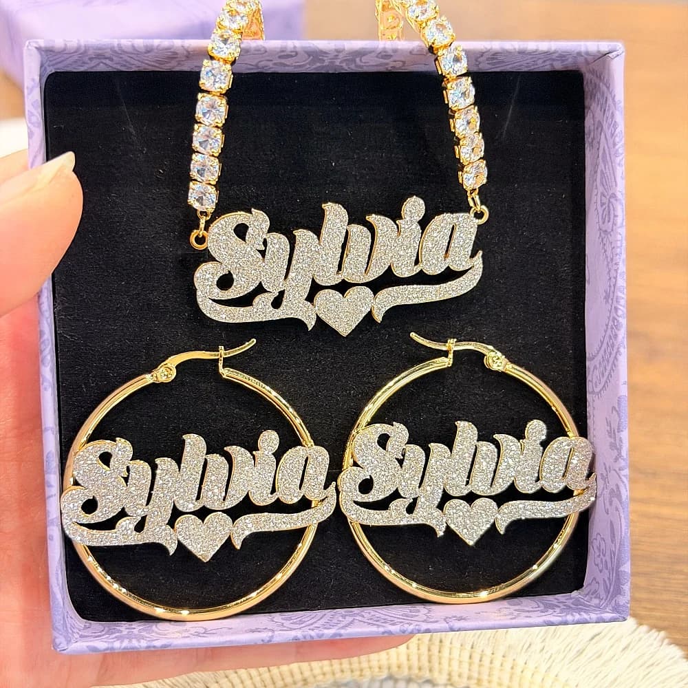 DUOYING Set di Orecchini a Cerchio e Collana Personalizzati con Nome, Gioielli da Donna in Acciaio Inossidabile con Targhetta Personalizzata