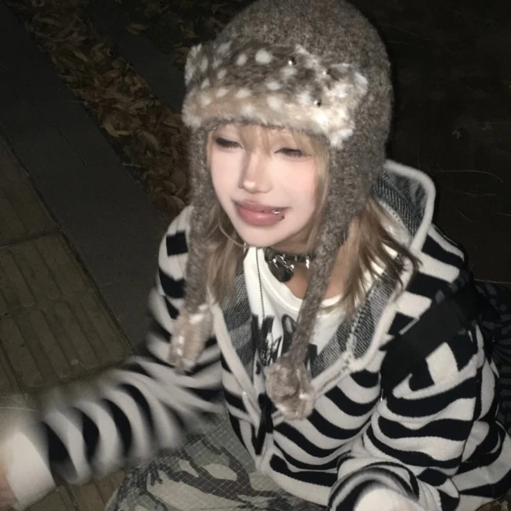 Original Y2K Subculture Fur hat harajuku rivet ear protection versatile pullover hat very warm winter hat woman accessories