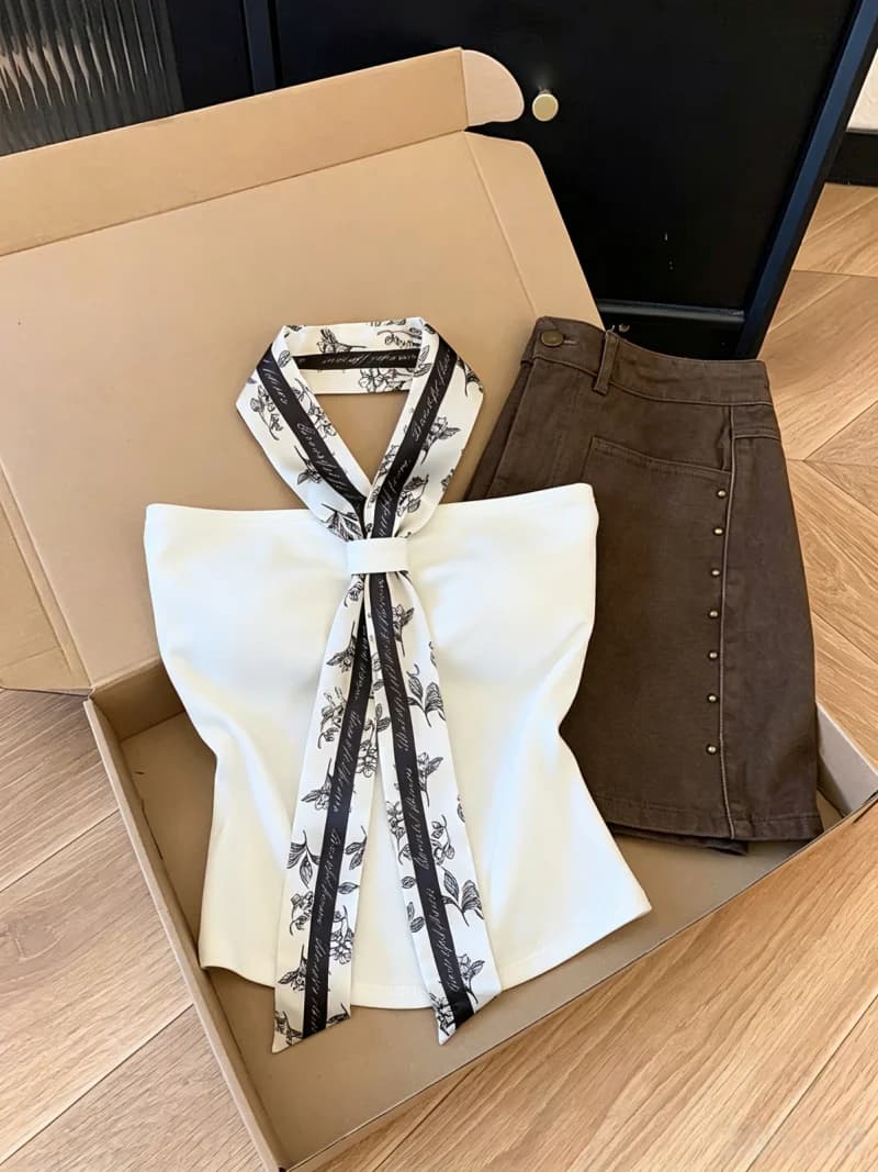 Nuovo Stile Estivo: Top a Tubino da Donna in Seta con Sciarpa Integrata e Imbottitura sul Petto, Gilet Sottoveste Autoportante, Camicia Esterna Elegante Stile Coreano