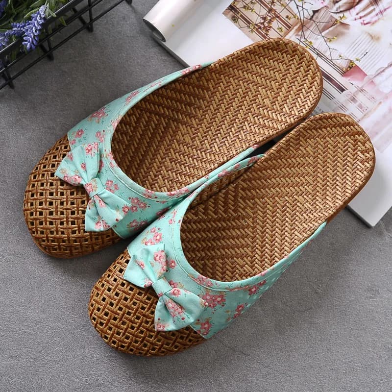 Women's Breathable Linen Slippers Comfortable Indoor Slippers with Soft Sole for All Seasons Simple and Versatile Sandals to wear outdoors for home