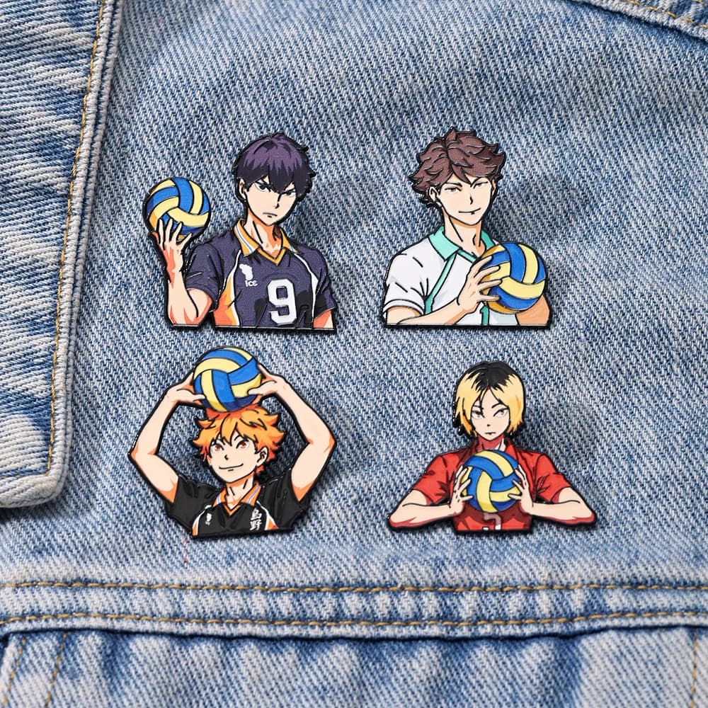 4 pezzi Spille in smalto a forma di ragazzo pallavolistico, stile cartone animato/anime, per cappotti, spille da donna, distintivi da risvolto alla moda, gioielli, regalo per amici