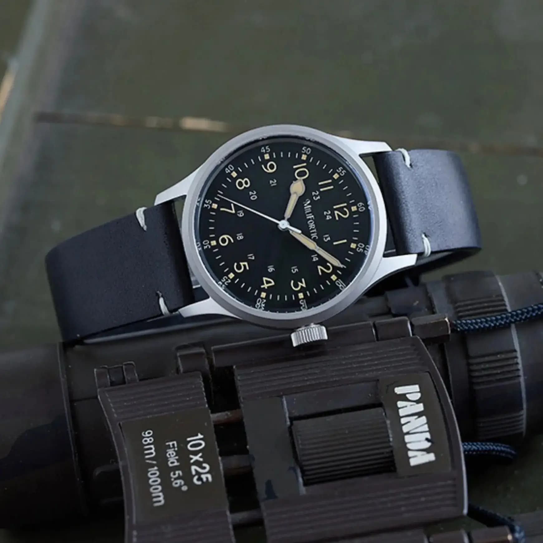 Milifortic Men Pilot Watch Sport 38mm Orologio da polso al quarzo Specchio in zaffiro 10ATM Impermeabile VH31