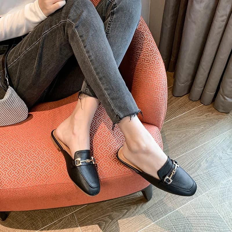 Baotou Slippers Women's Summer British Style Metal Chain Square Toe Outdoor Flat Mules Lightweight Anti-slip Slip-On Lazy Sandal