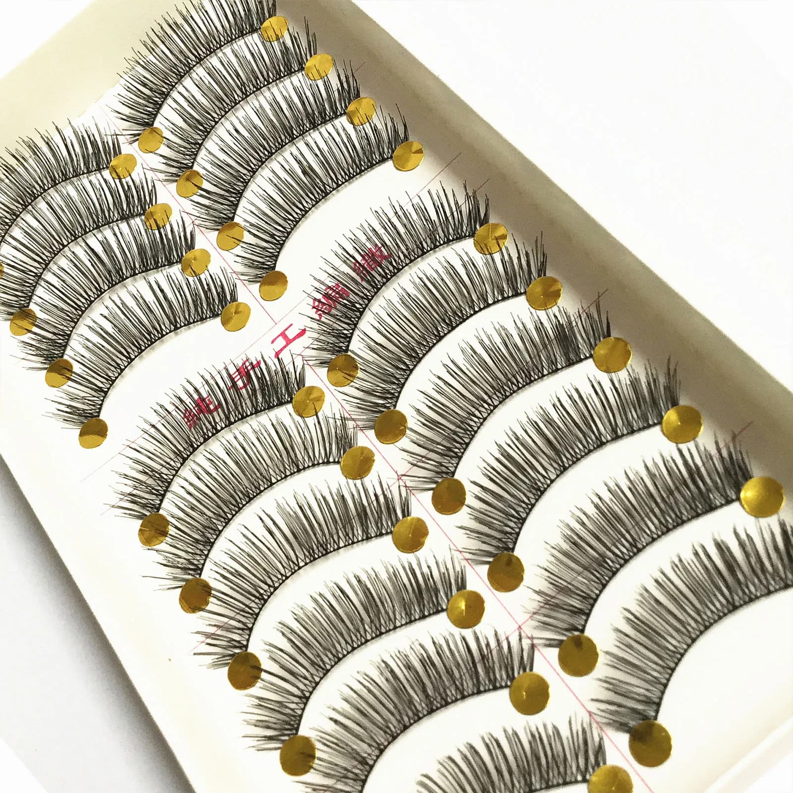 Cat Eye fake lashes, soft and reusable, voluminous 3D fake lashes for women and girls, for everyday makeup