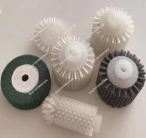 Dispositivo di pulizia elettrico con spazzola a rullo in nylon per manipolazione del robot industriale per il lavaggio delle scarpe
