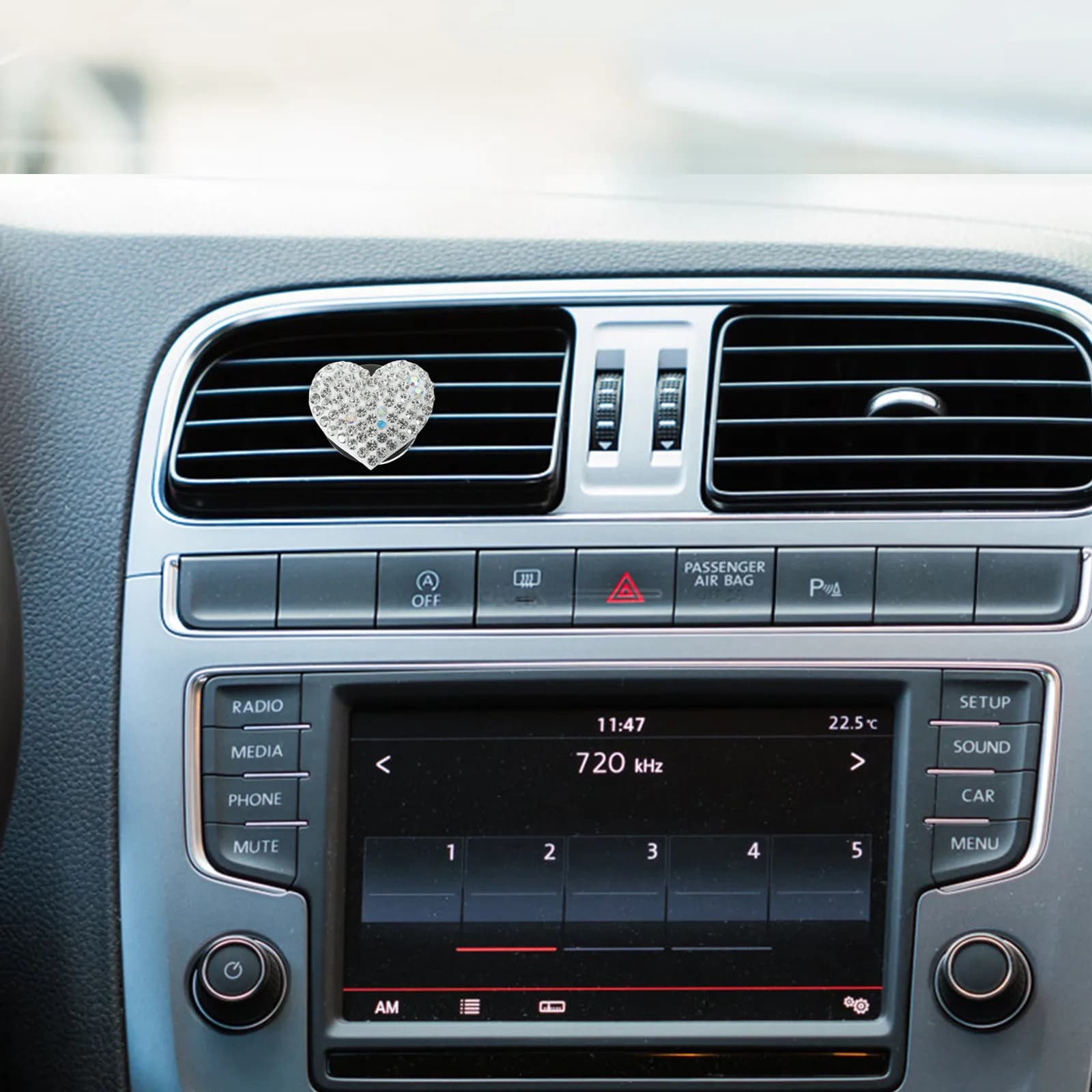 2 Pieces Heart Shape Clip Diffuser for Cars, Air Mouth Deodorant, Interior Decoration for Car, Clip for Car Air Bags