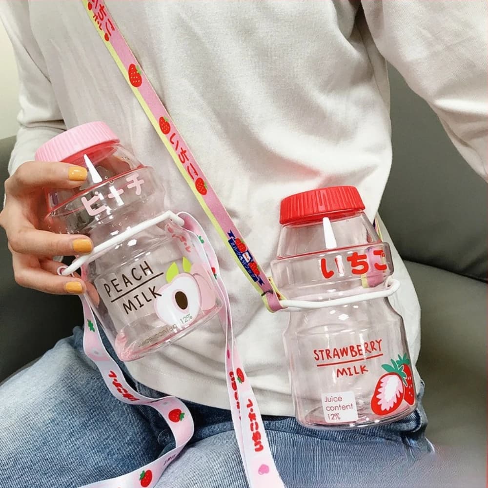 Borraccia Kawaii in Plastica per Yogurt con Cinghia, 480ml, Bottiglia per Bere, Shaker Yakult, Simpatica Bottiglia per Latte per Bambini/Ragazze/Adulti, Bidone