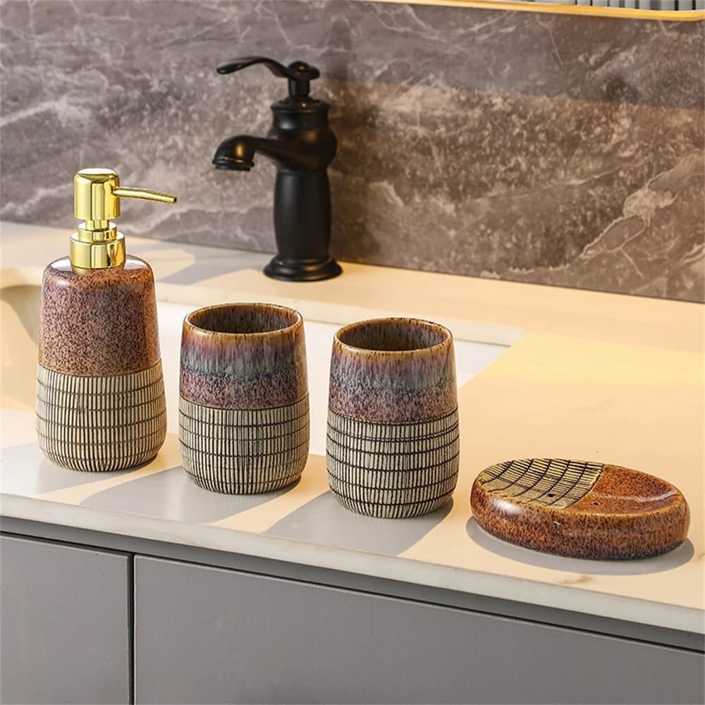 Set di 4 Accessori Unici per Bagno in Marrone, Include Dispenser Sapone da Appoggio, Porta Sapone Solido, Bicchiere e Porta Spazzolino