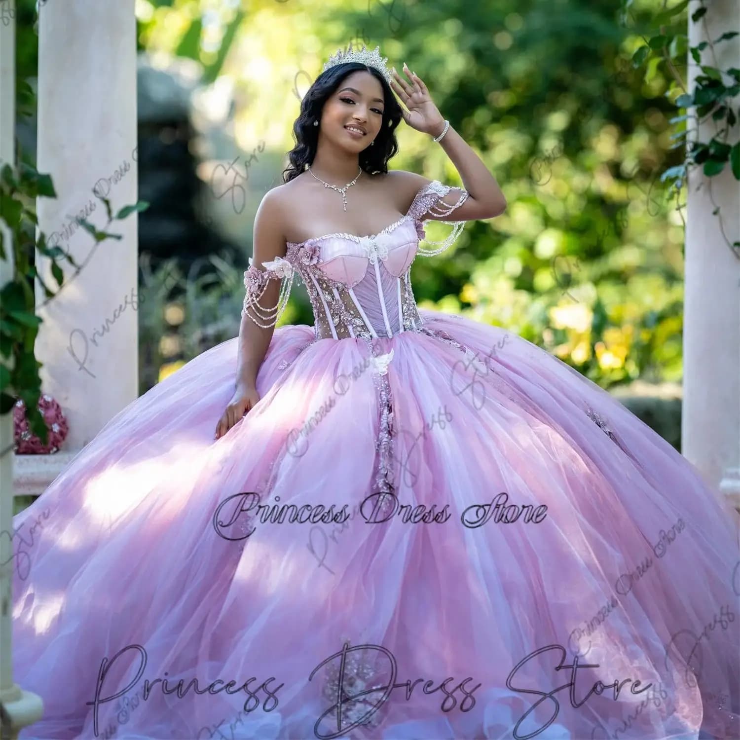 Abiti Quinceanera di lusso Fiore Farfalla Appliques Cristalli Perline Paillettes Abiti dolci 16 Abito da ballo personalizzato