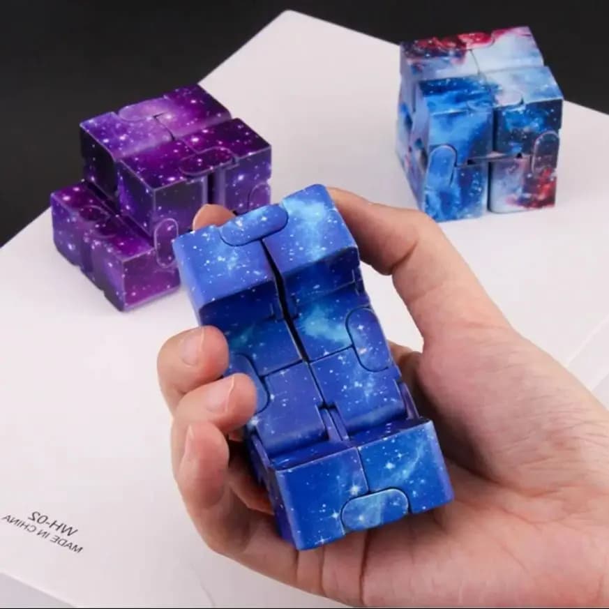 Magic cube with endless vibration Toy puzzle with starry sky Toy four corner maze for kids and adults, antistress and relaxing