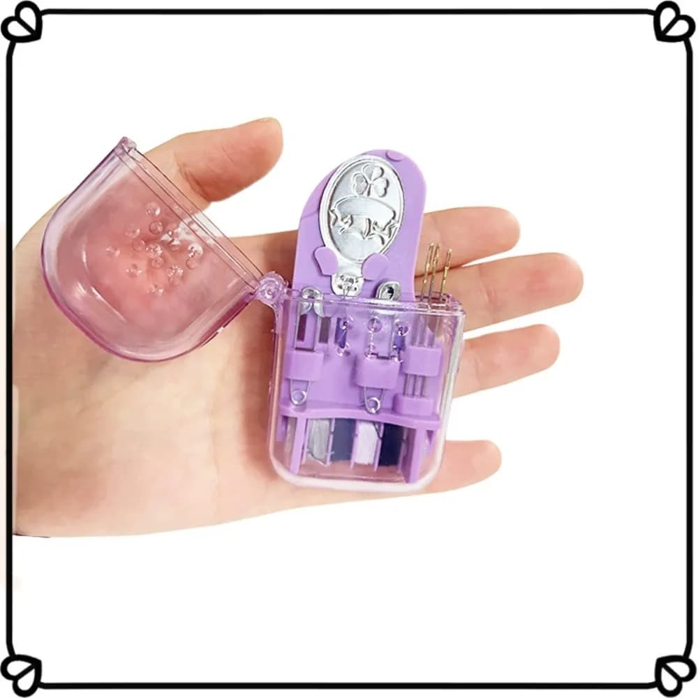 1 Set Mini Kit da cucito da viaggio portatile Filo da cucito per la casa Ago Ricamo Cucitura Ditale Scatola di immagazzinaggio Strumento di lavoro manuale Artigianato fai-da-te