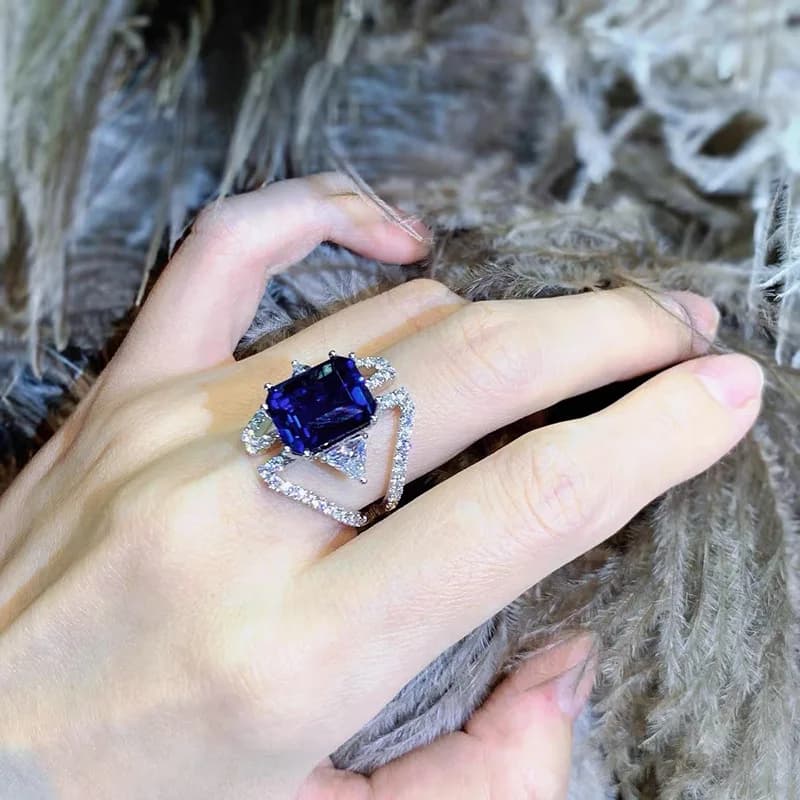 Unique High-quality and Square Blue Rings for Women Light Luxury Fashion Inlaid Diamond Sapphire Ring Banquet Jewelry