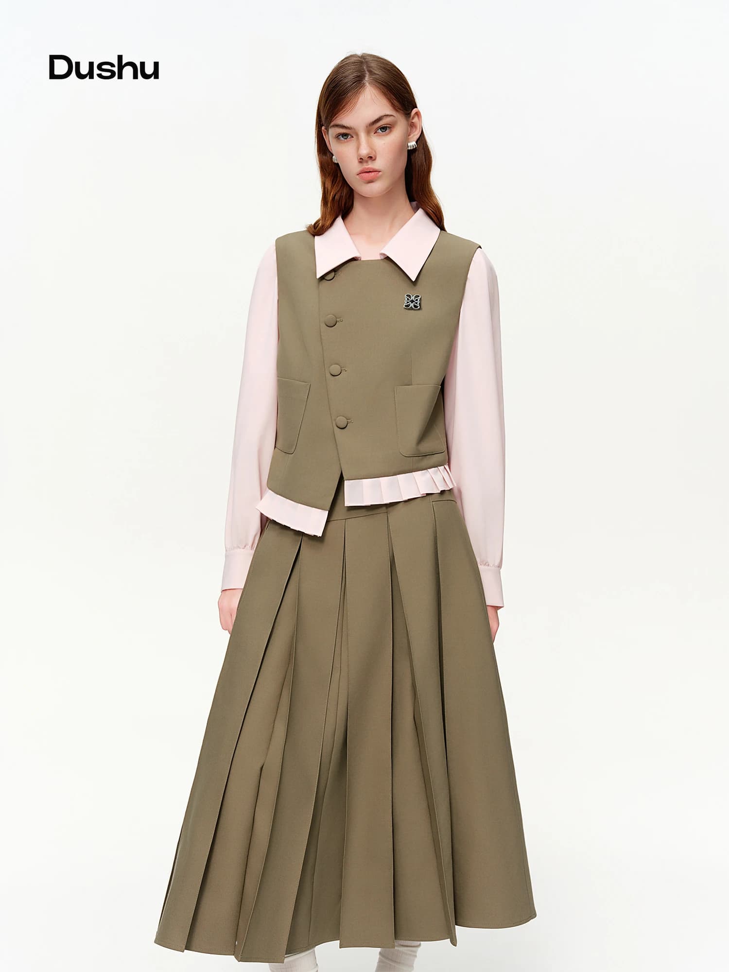 DUSHU Set Primaverile 2026 per Donna: Top con Colletto Asimmetrico Stile Collegiale e Gonna Plissettata Abbinata