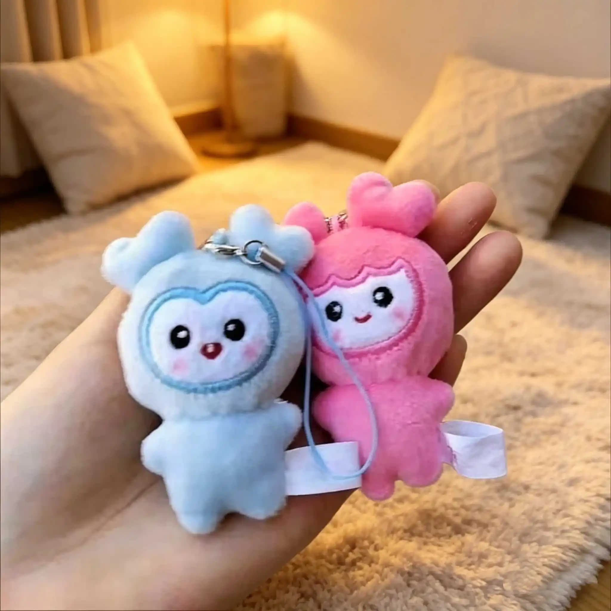 9 pz. Ciondolo Borsa Bambola Ciuccio Cartone Animato, Accessori Portachiavi Bambola Momo Adorabile, Regalo per Fan, Collezione per Ragazze, Popolare tra le Star del Team