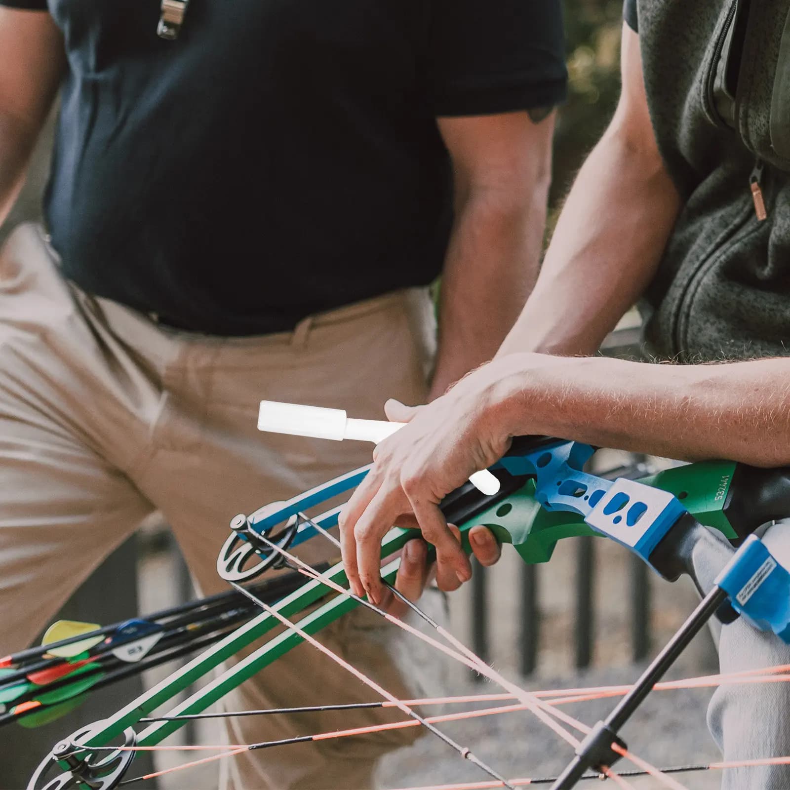 Strumento per Rimozione Impennatura Frecce, Raschietto in Plastica per Tiro con l'Arco, Strumento per Rimozione Colla da Frecce, Attrezzo di Riparazione per Frecce in Carbonio e Alluminio