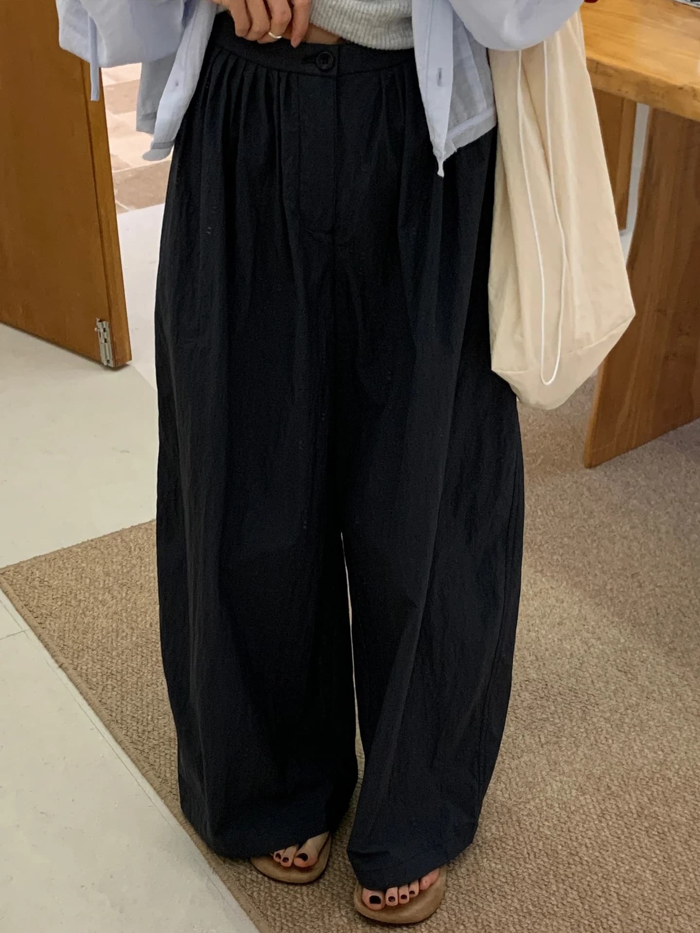 Pantaloni Casual da Donna Larghi con Silhouette 3D, Nuovi Pantaloni Primaverili a Gamba Larga Stile Lazy, Effetto Snellente che Nasconde le Forme, Blu Tibetano