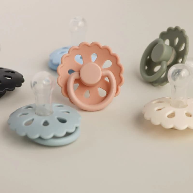 Nuovo Ciuccio per bambini in lattice naturale a forma di margherita Silicone liquido per uso alimentare Ciuccio per neonato Dentizione Succhietto Gel Massaggiagengive