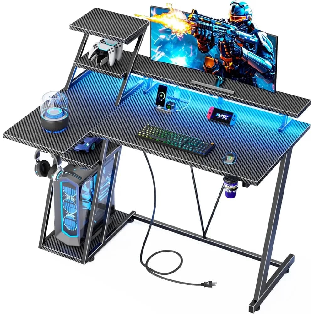 Scrivania da Gaming con Luci LED e Presa di Corrente, Piccola Scrivania per Computer da Gaming con Ripiani, Postazione di Lavoro a L per Giocatori